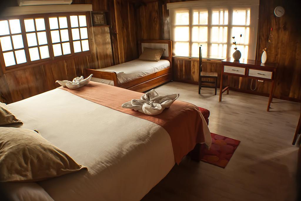 The Wooden House Hotel Puerto Villamil Exterior foto