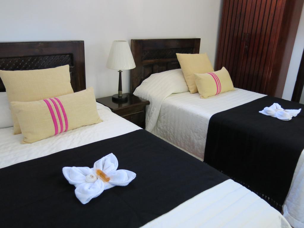 The Wooden House Hotel Puerto Villamil Exterior foto