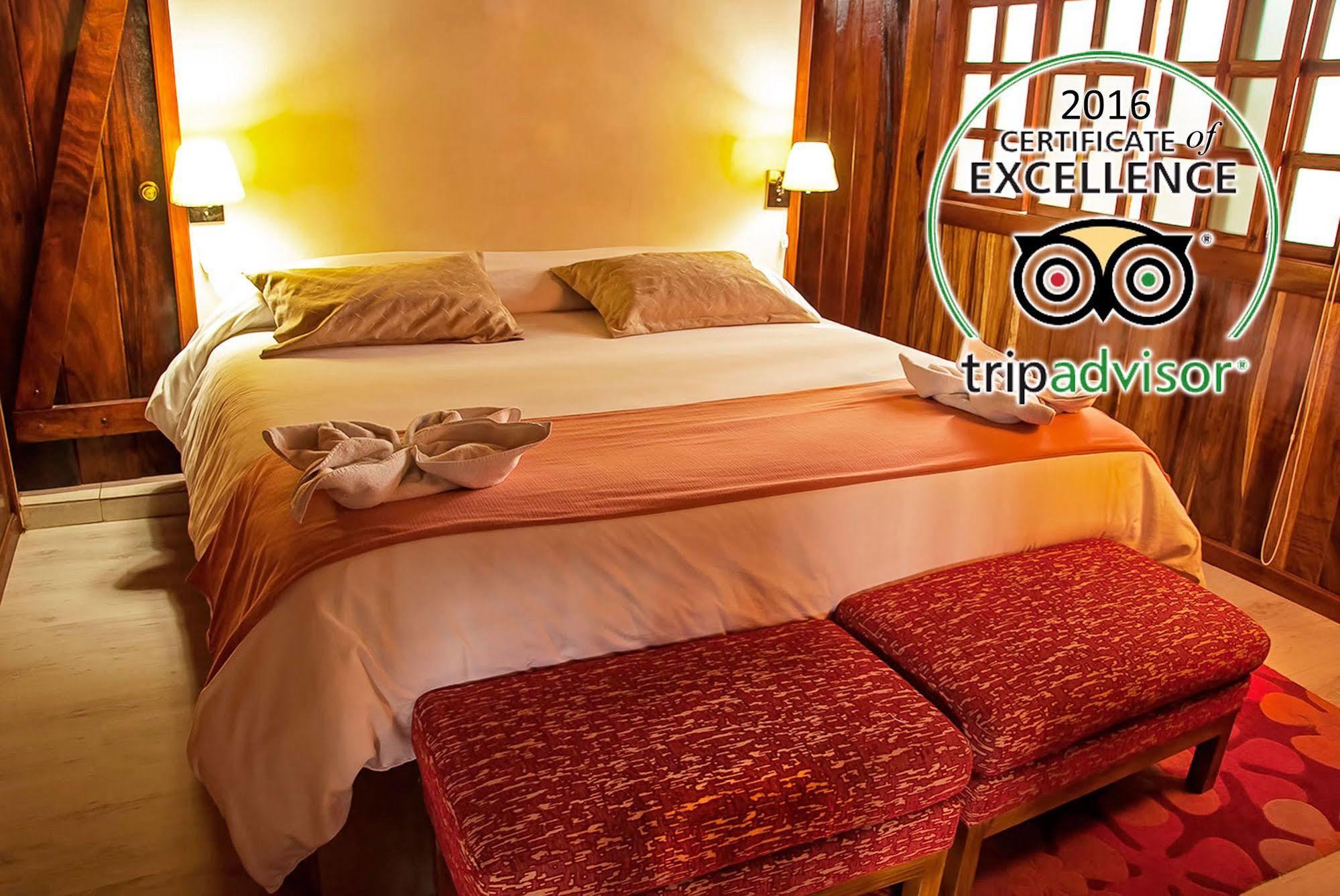 The Wooden House Hotel Puerto Villamil Exterior foto